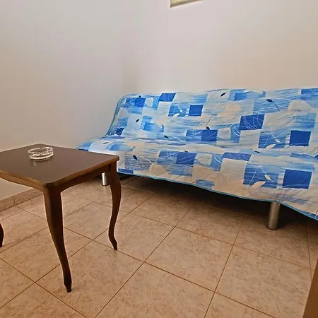 Apartment Stipe *