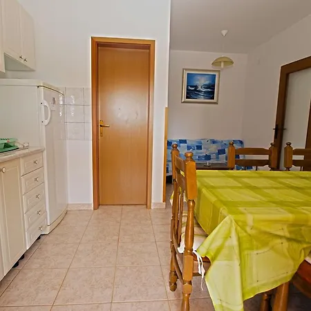 Apartment Stipe Banjole