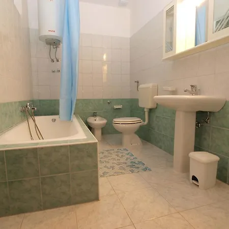 Apartment Stipe *